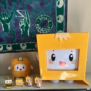 Cute Yellow Box Character Toy Set